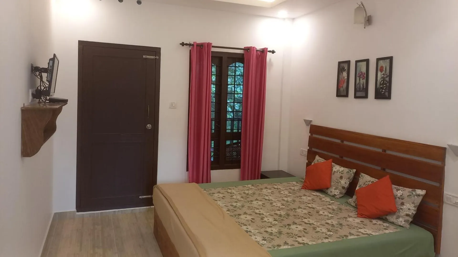 Wild Window - Forest View Homestay Thekkady